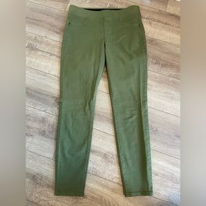 Old Navy pull on skinny jeans size 10